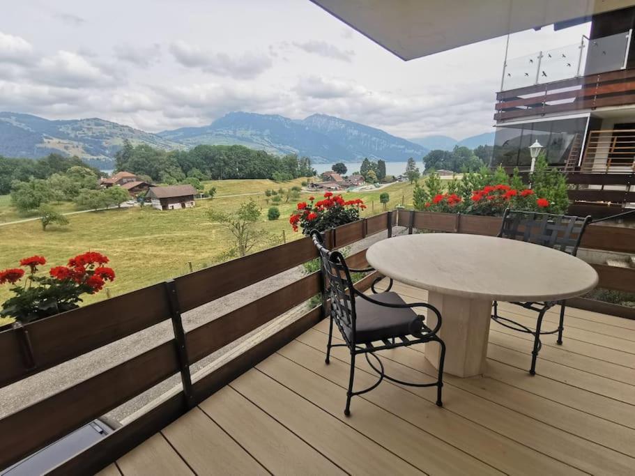 Neb-Thun Einigen, Wohnung Am See Spiez Exterior foto